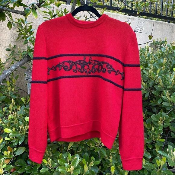 St. John Collection by Maria Gray Red Knit Sweater w/Black Beading. Small. EUC! - Picture 1 of 5